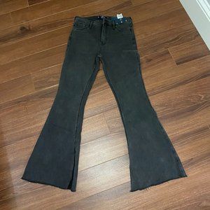 Hollister Hi-Rise Flare Black Wash-Size 29R